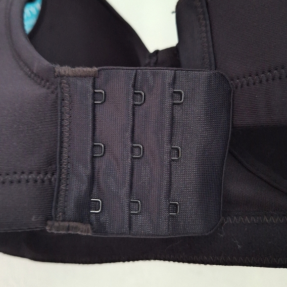 Vanity Fair Wireless Black Bra 38C - Picture 7 of 9